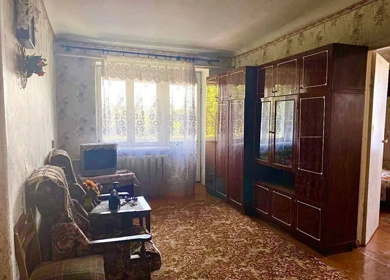 ПРОДАЁТСЯ 2 КОМНАТНАЯ КВАРТИРА, рядом стадион Авангард