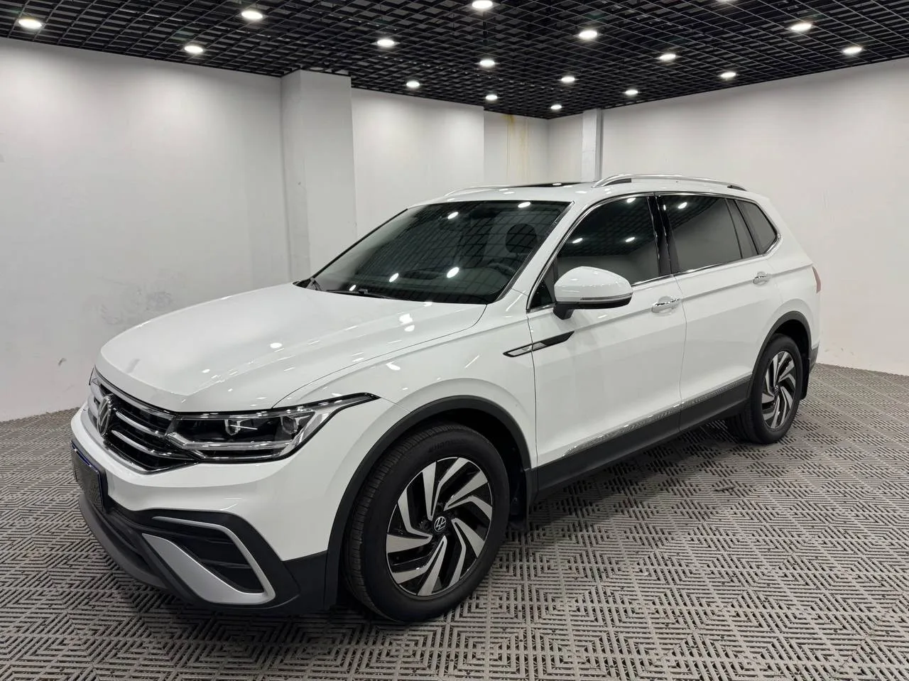 АВТОМОБИЛЬ ИЗ КИТАЯ — VOLKSWAGEN TIGUAN L 280TSI