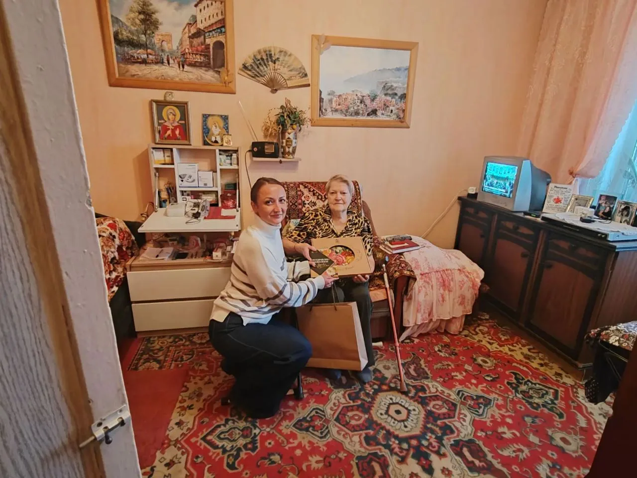 🎂 Круглые даты не остаются без внимания: юбиляров чествуют в нашем округе