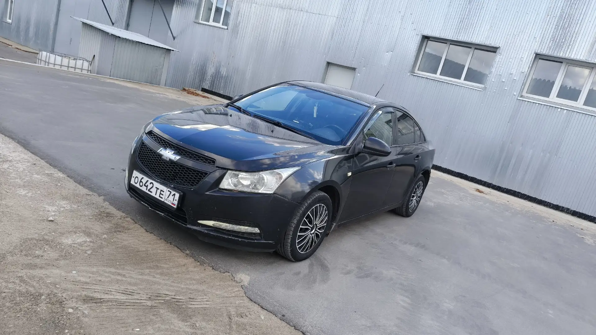 Продаю круз 2010г. 1,6 на ручке. Авто в достойном состоянии. 2 хозяина.кузов ровный без...