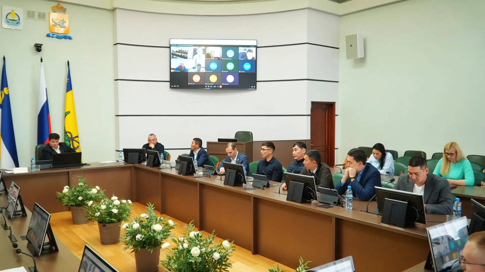 🔎Депутаты обратили внимание на отсутствие автопавильонов на ряде остановок