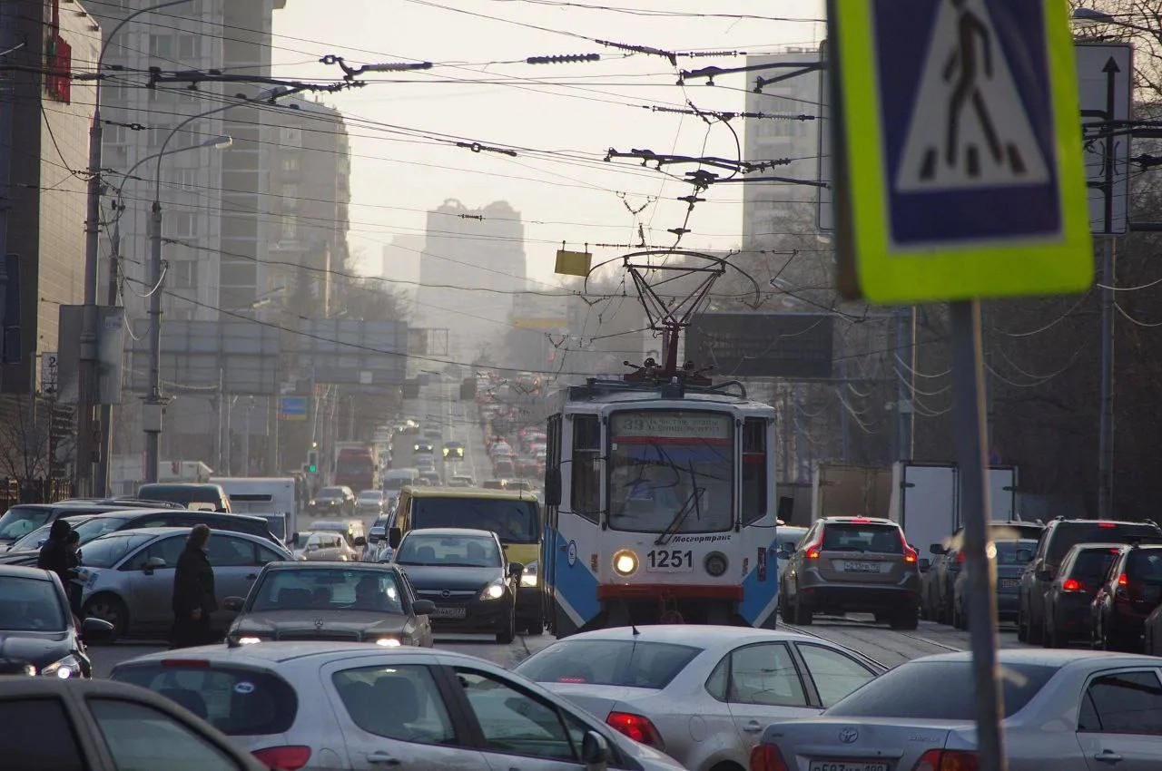 Покопался в архивах и нашел еще один кадр. Начало улицы Вавилова.