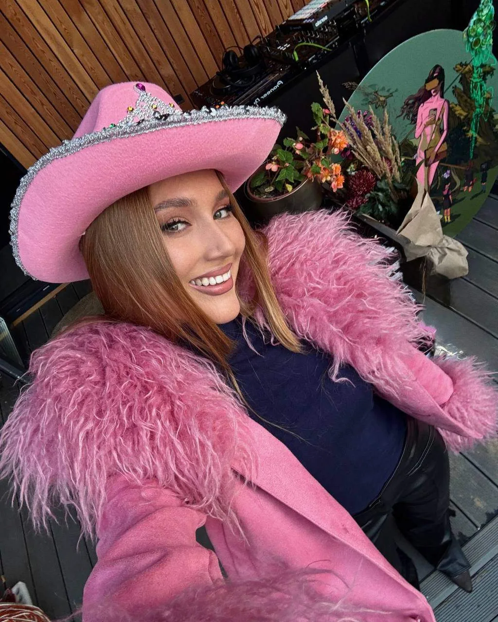 Выиграй эксклюзивный подарок от РУ.ТВ прямо сейчас! 🥰