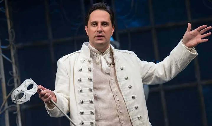 Любимые роли, закулисье театра и отрывки из любимых произведений — Илья Славутский встр...