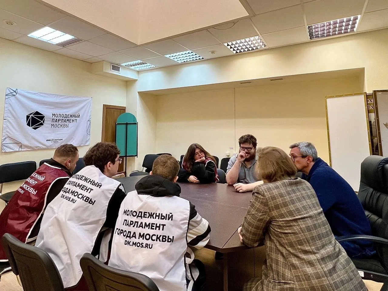🤝 Молодёжь Академического обсудила идеи для района