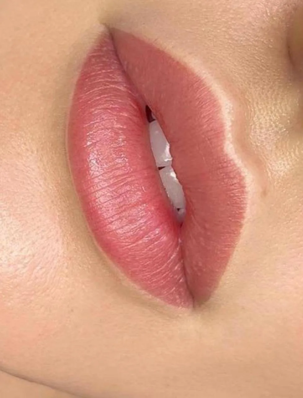 💋 Хотите губы, которые всегда выглядят идеально? Забудьте о постоянном подкрашивании п...