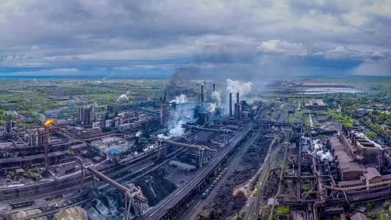 «АрселорМиттал Кривой Рог» останавливает производство из-за участившихся атак РФ.
