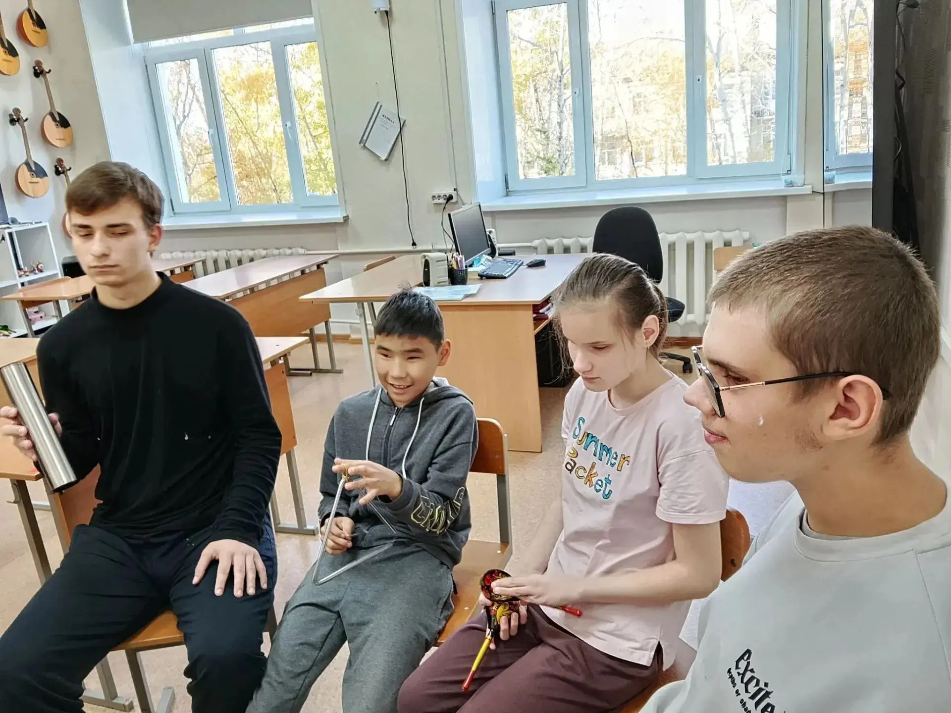 В нашей школе прошло яркое мероприятие под названием "Веселый ансамбль", которое собрал...