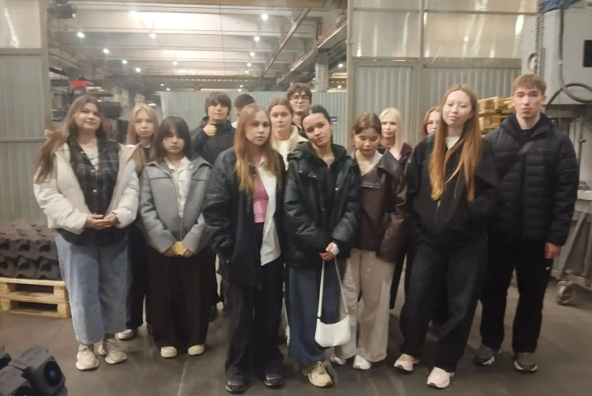 🏭 Студенты-логисты ЧПК посетили ГК «Техмашхолдинг»