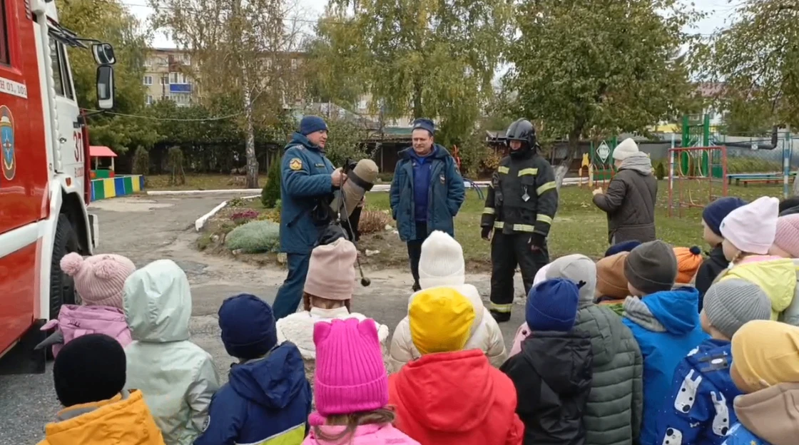 ✅В гостях у ребят детского сада №9 — настоящие герои: пожарные!
