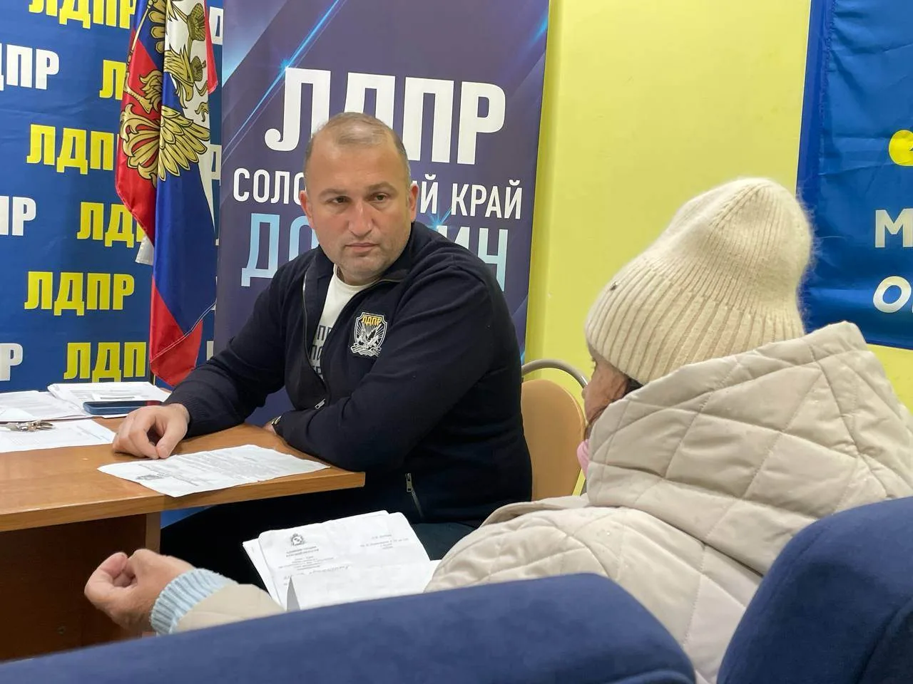👥 Депутат Алексей Томанов провёл приём граждан в штабе регионального отделения ЛДПР