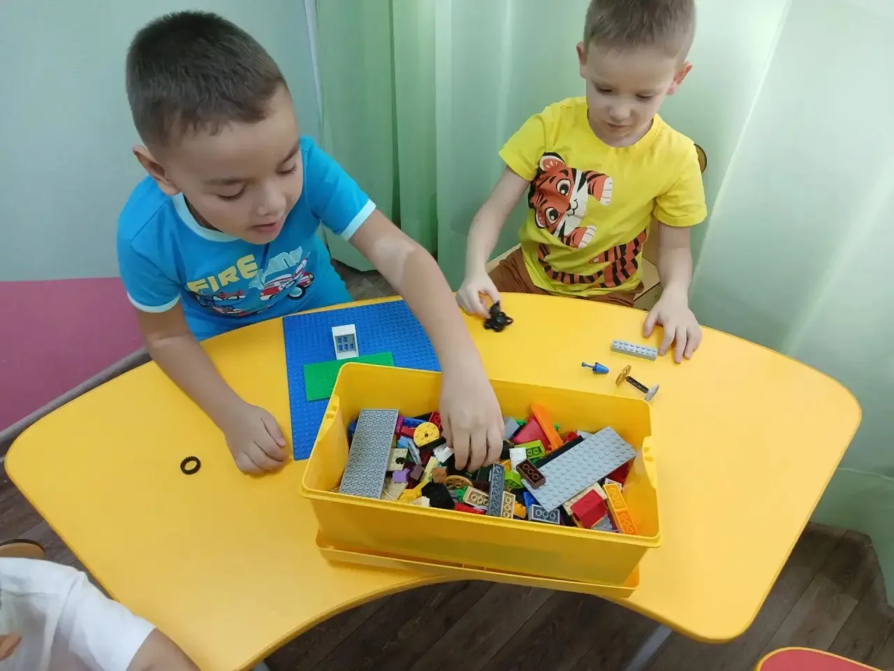 🧱 МАЛЕНЬКИЕ СТРОИТЕЛИ — БОЛЬШИЕ ИДЕИ! 🚀