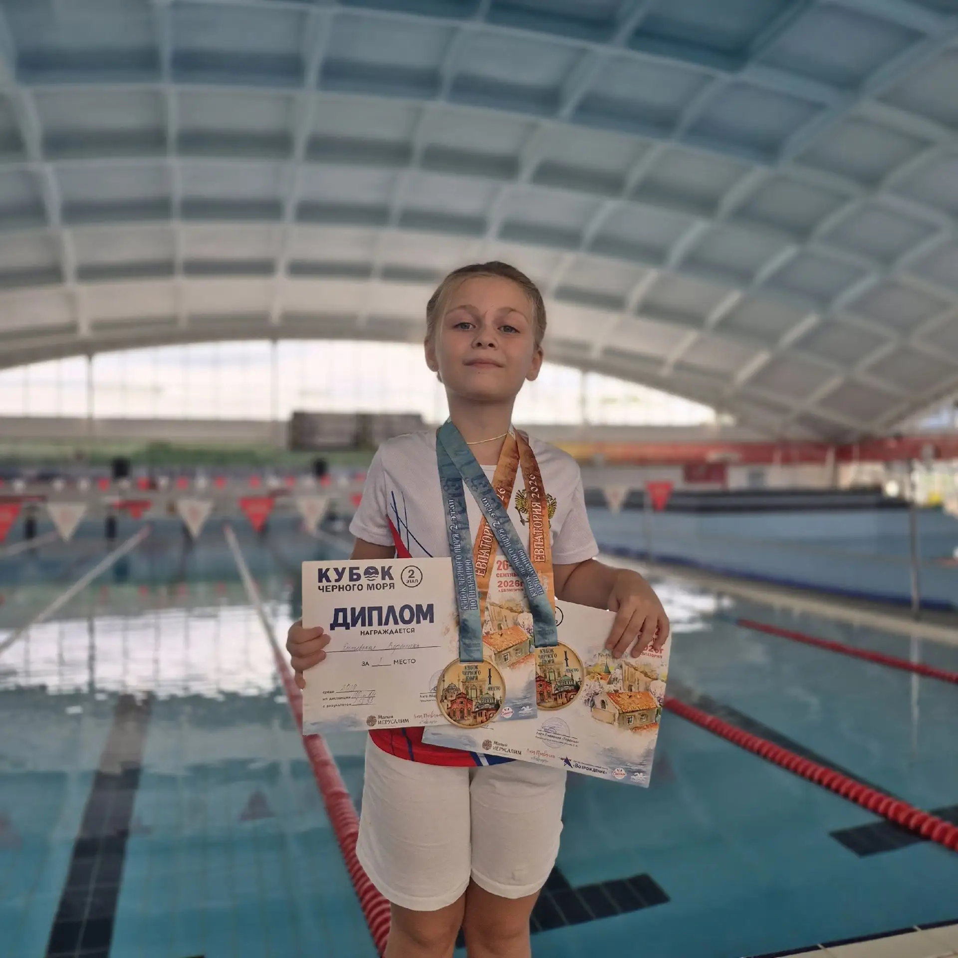 🏊‍♀️🏆 Победа на «Кубке Черного Моря»: ученица 1«Б» класса Вероника Енжевская завоевал...