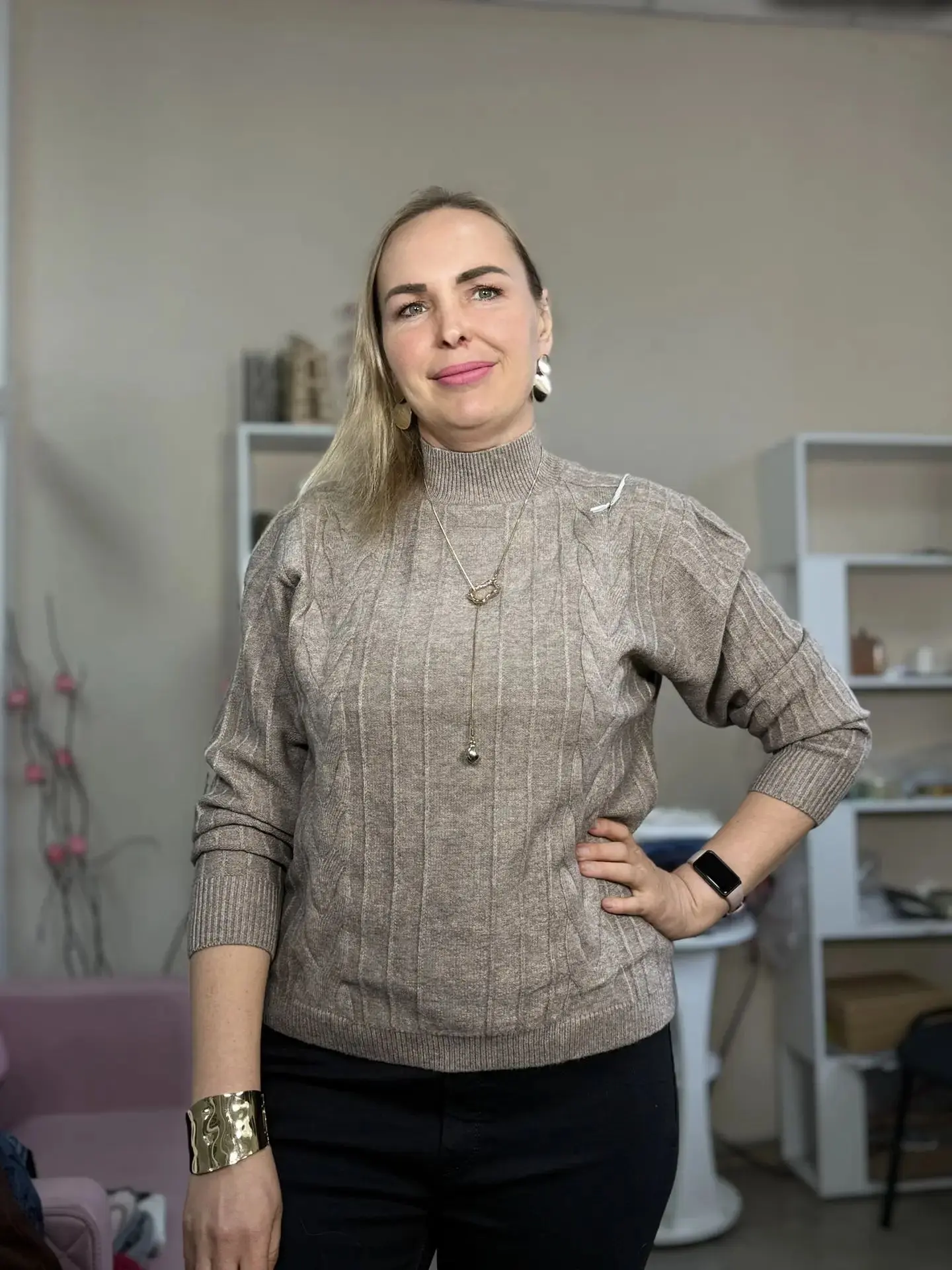 Одна расцветка попадает в распродажу . Сейчас этот цвет 1800