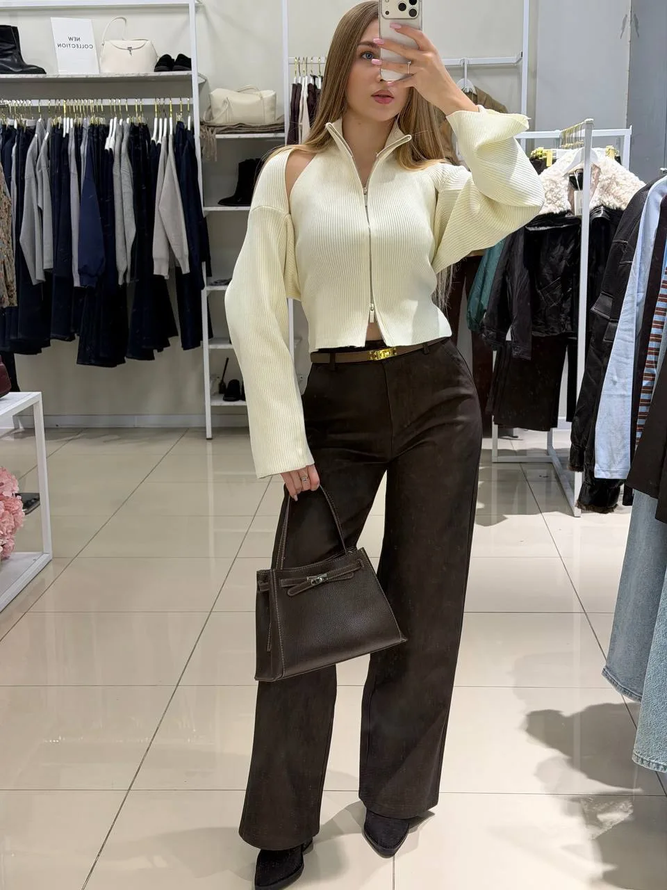 Нежнейшая двойка и идеальные брюки - база, которая заслуживает места в вашем гардеробе😍