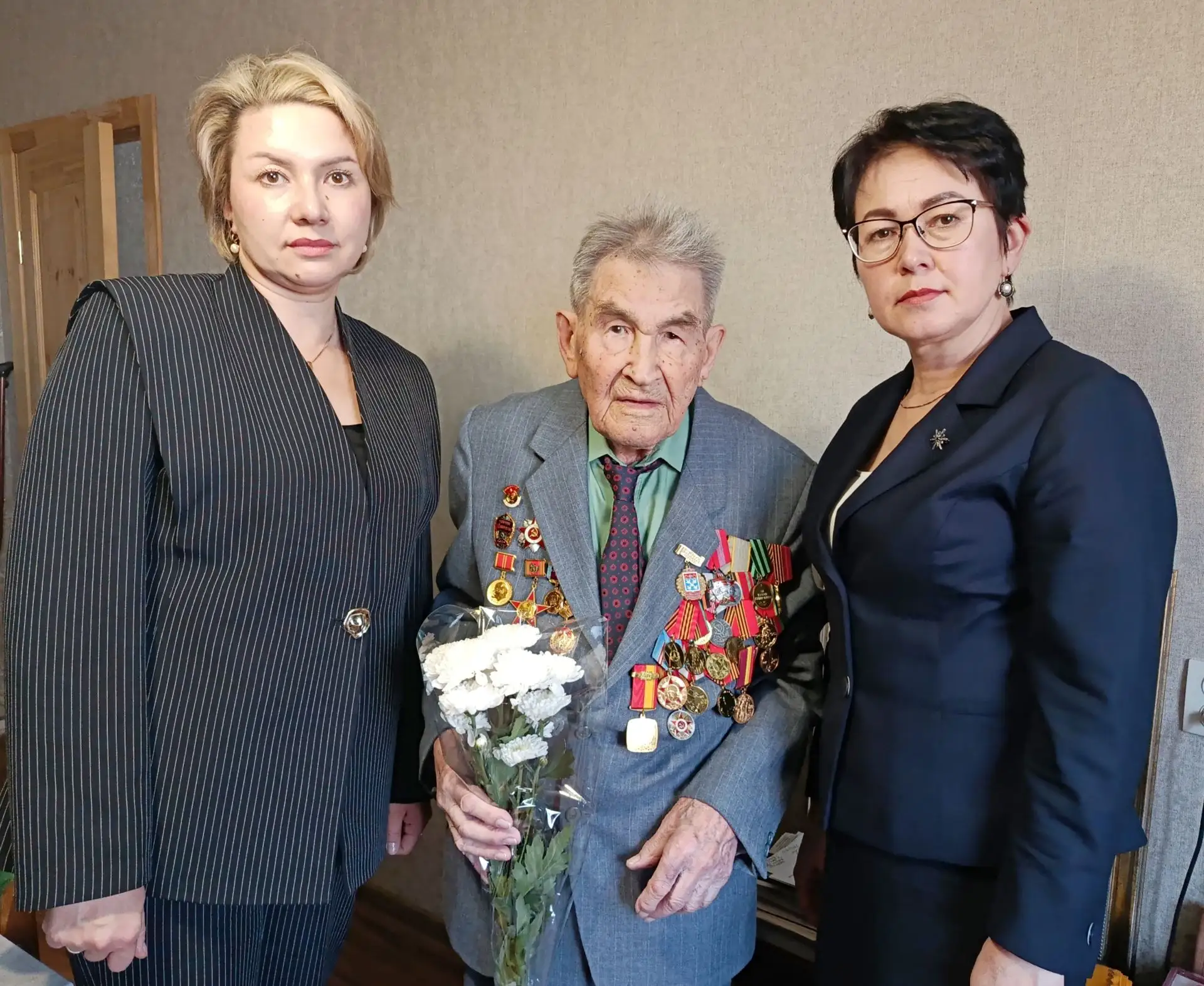 101-ый день рождения сегодня отмечает герой войны и выдающийся врач Михаил Григорьевич ...