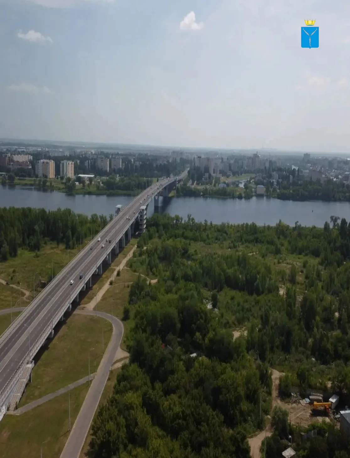 ❗ В результате атаки БПЛА повреждены нескольких жилых домов в городе Балаково.
