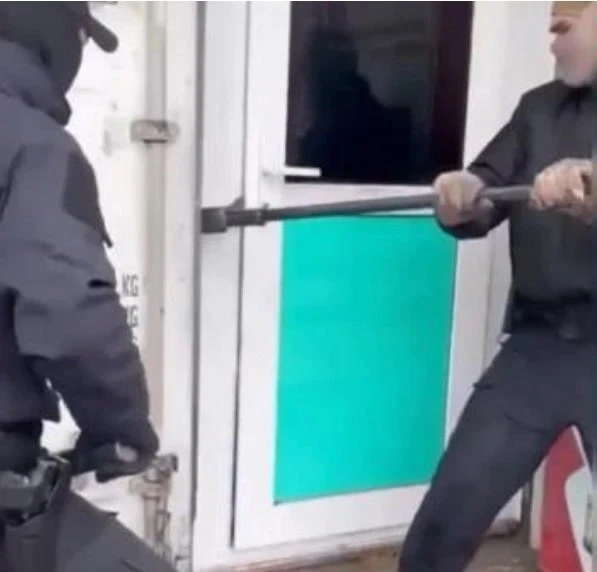 Полиция повторно поймала 55-летнего бизнесмена на продаже нелегальных сигарет на рынке ...