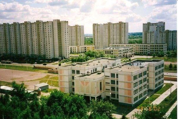Школа №1997 в Братеево. Снимок сделан с 2002 году.