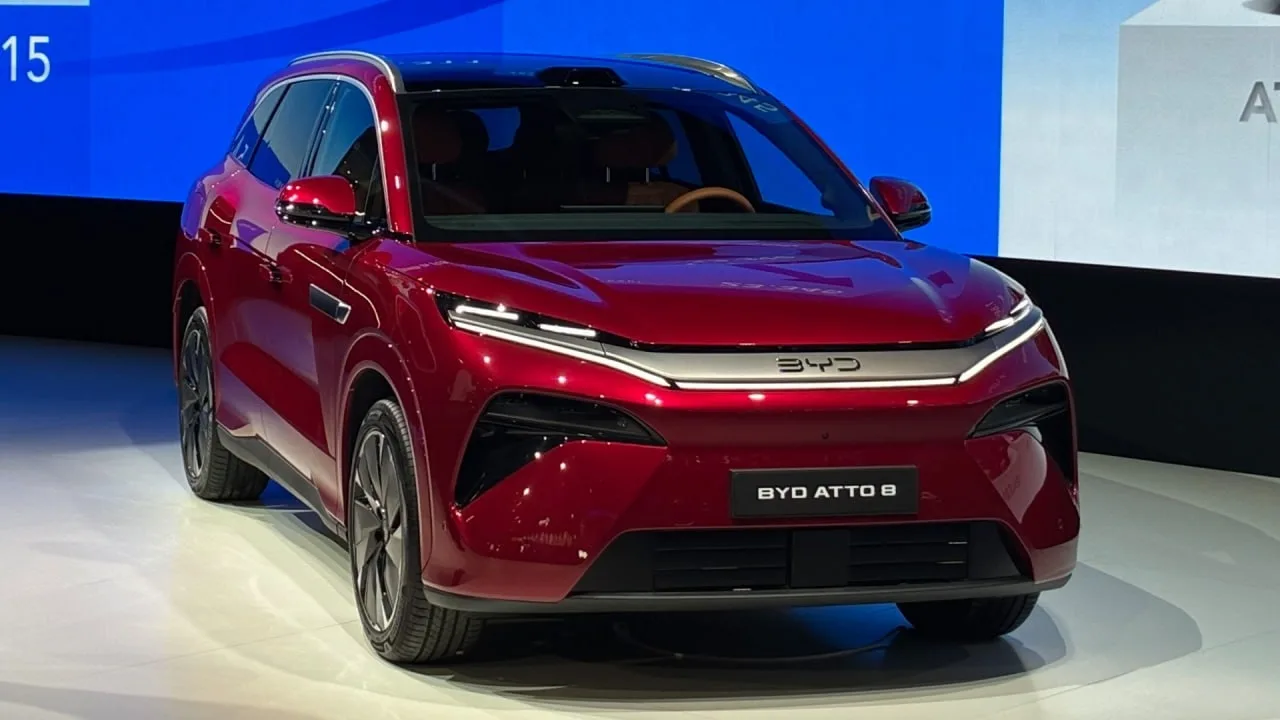 Электрический кроссовер BYD Tang L дебютировал на автосалоне в Париже под названием Att...