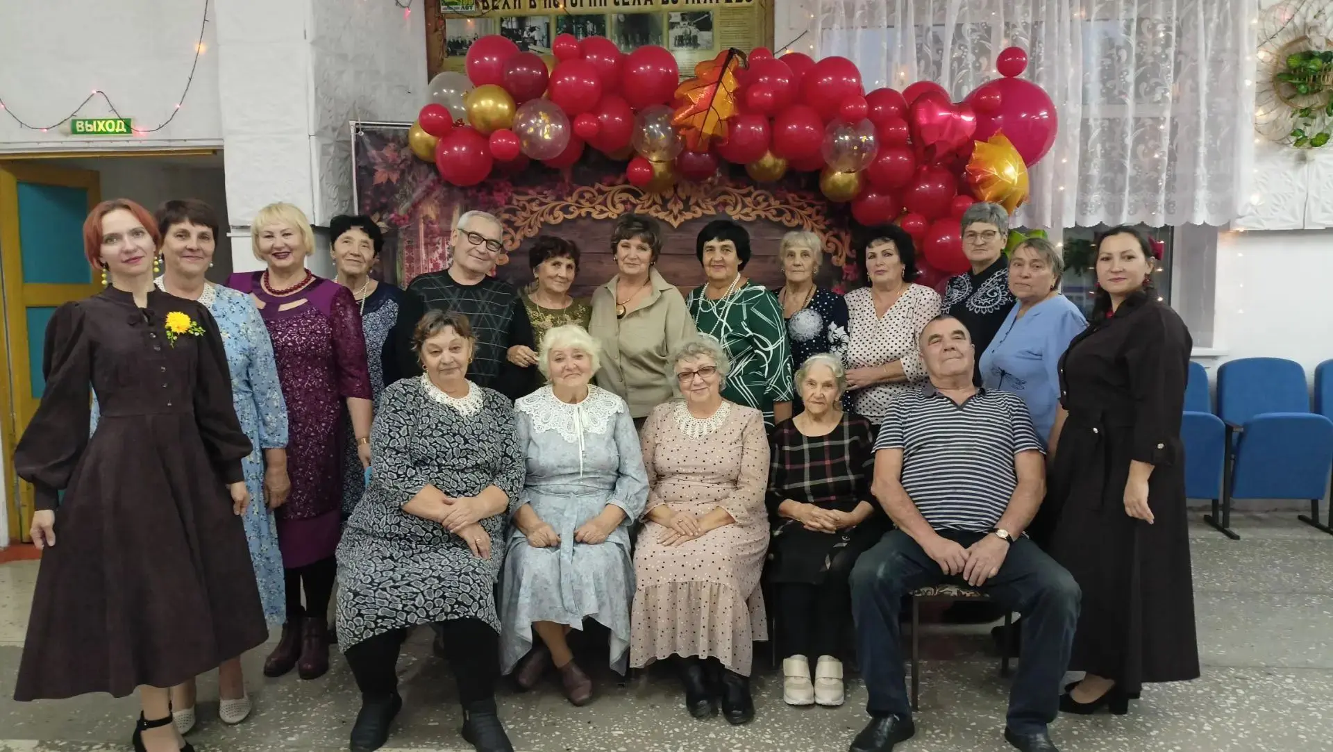 Вчера прошёл вечер отдыха для людей золотого возраста. Пели, общались, танцевали! Тёпла...