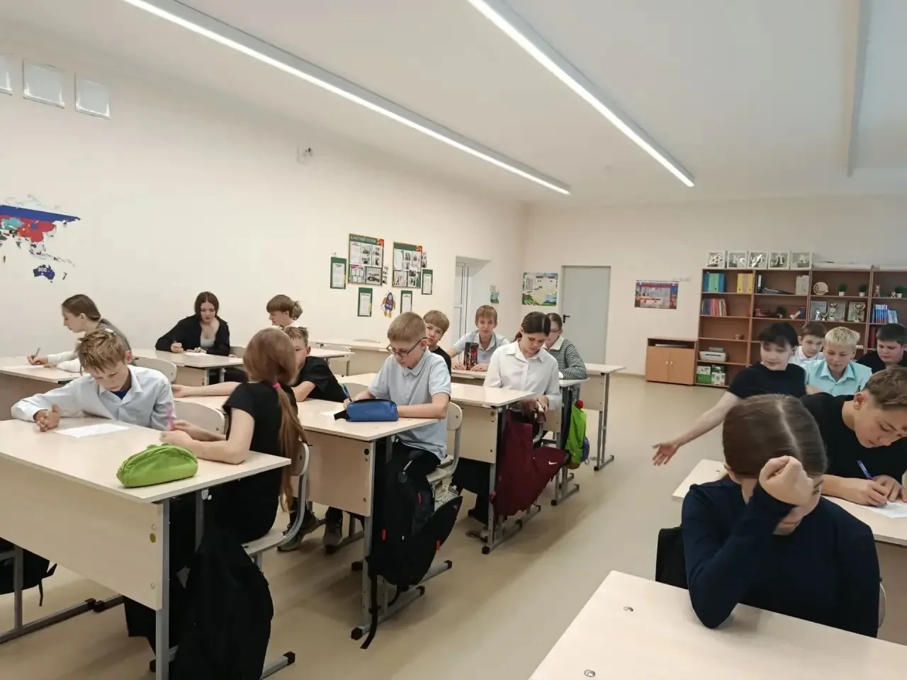 В преддверии Дня учителя в 7 «В» классе прошло познавательное занятие в рамках профмини...