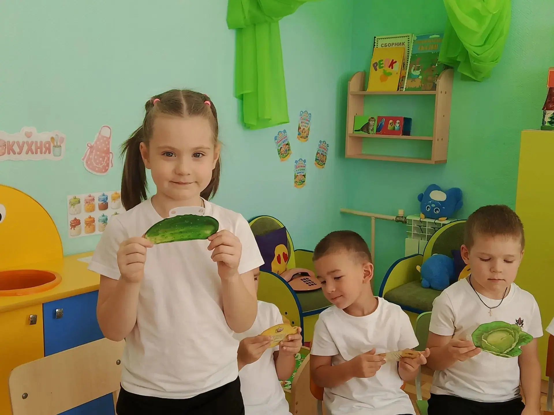 Сегодня наша группа превратилась в сад - огород!🫜🍏🌽🥕