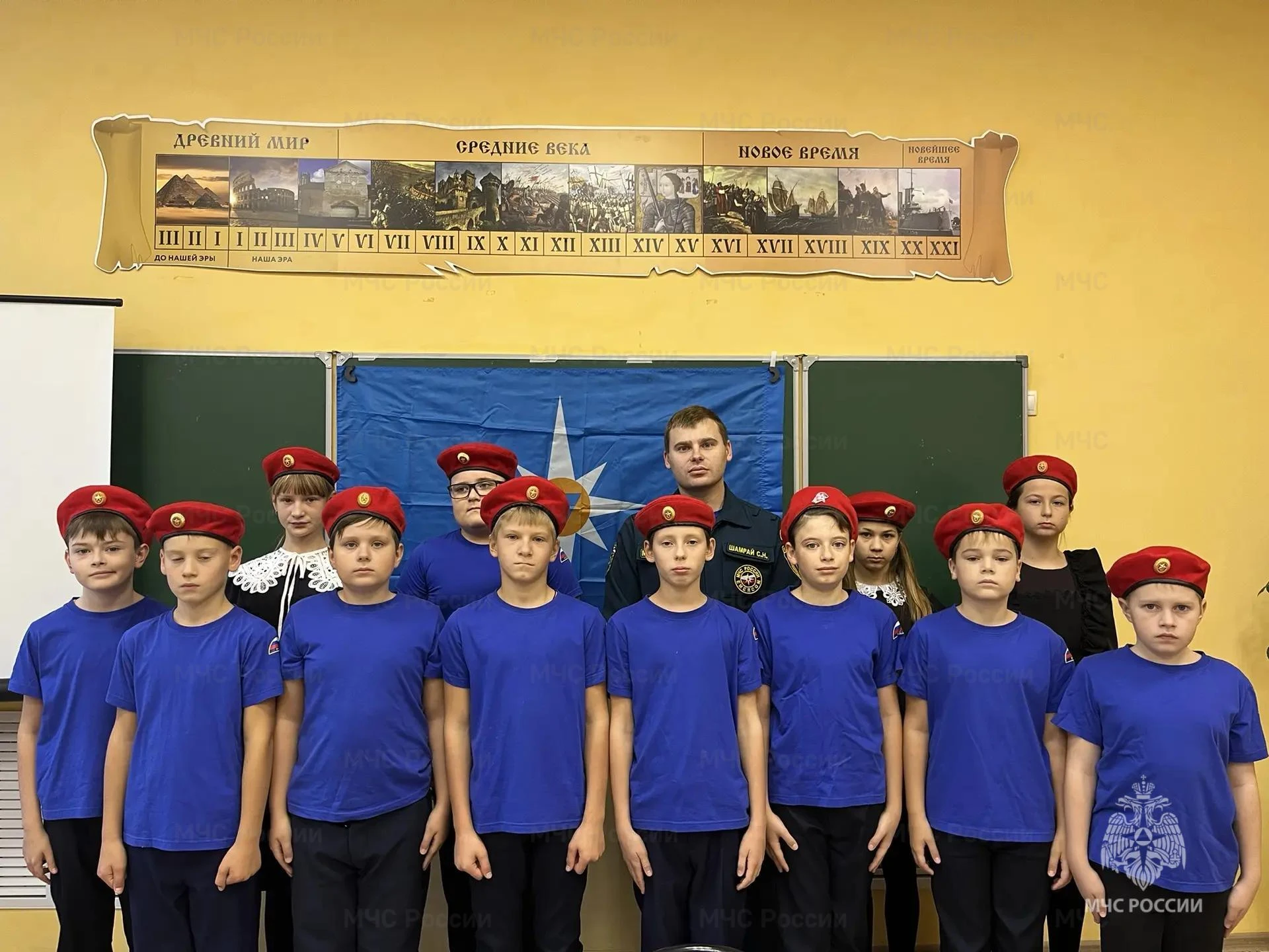 Борисовские спасатели обучают школьников правилам безопасности
