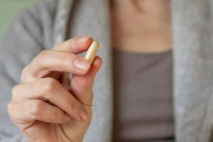 Наследие невидимых тружеников: ученые объяснили, почему бактериям лучше работать посмертно