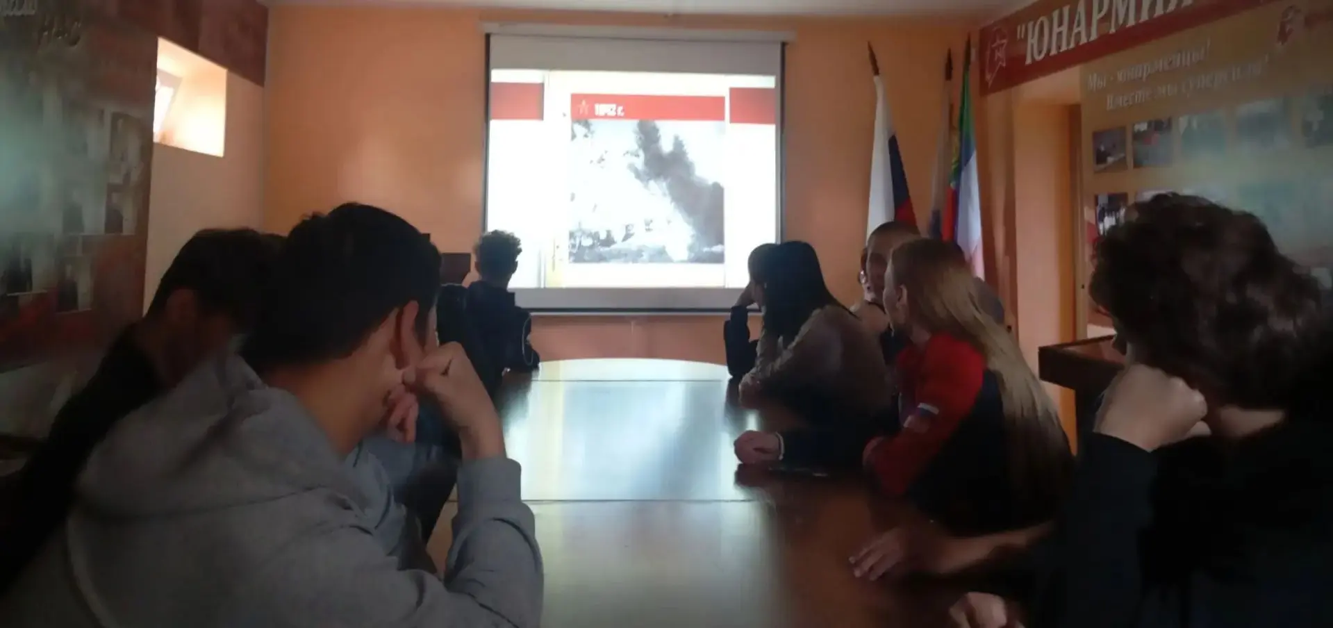 В Усть-Абаканском музее прошёл показ исторического фильма, приуроченного ко Дню разгром...