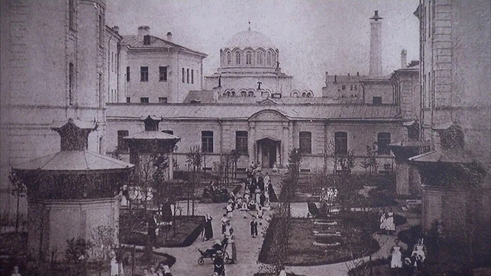 1900-1909.Двор детской больницы принца Ольденбургского(им. Раухфуса).