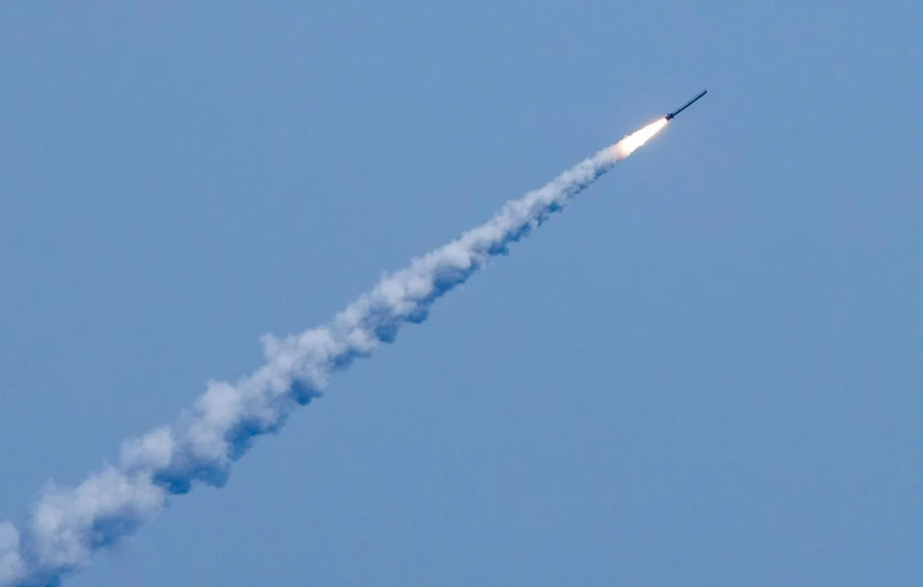 ВС РФ нанесли удар по центру обработки данных «АТМ Укрсиббанка» в Киеве, который исполь...