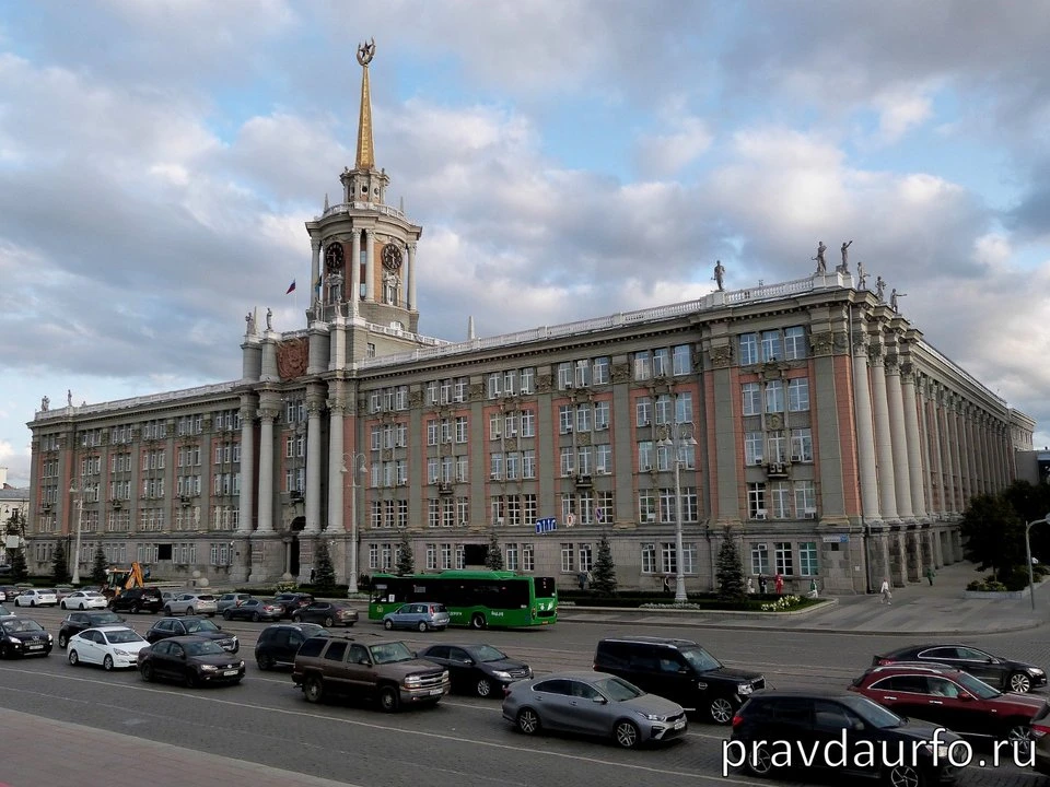 В Екатеринбурге арестовали замглавы подведа департамента потребительского рынка.
