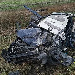 В Кузбассе водитель легкового автомобиля протаранил автобус на встречке и погиб