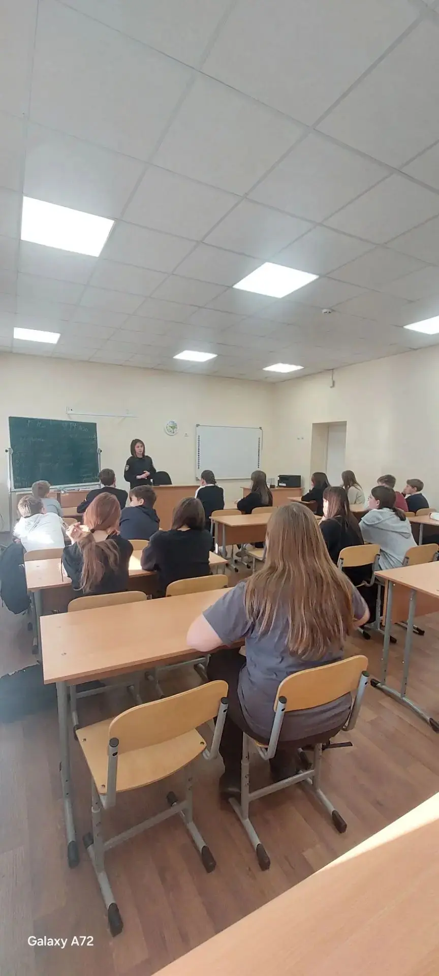 Сегодня в 7 «А» и 7 «Б» классах прошли профилактические беседы, которые провела инспект...