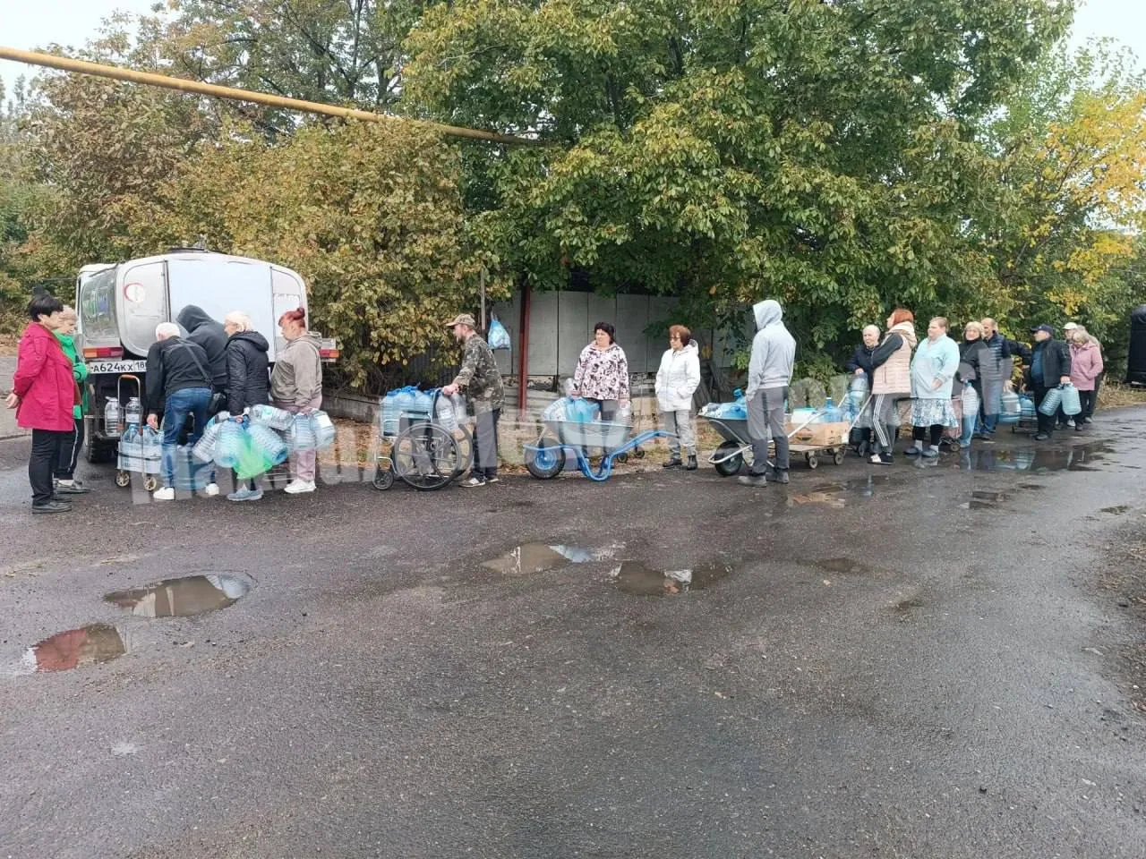 3 тонны воды привезли в Киевский район