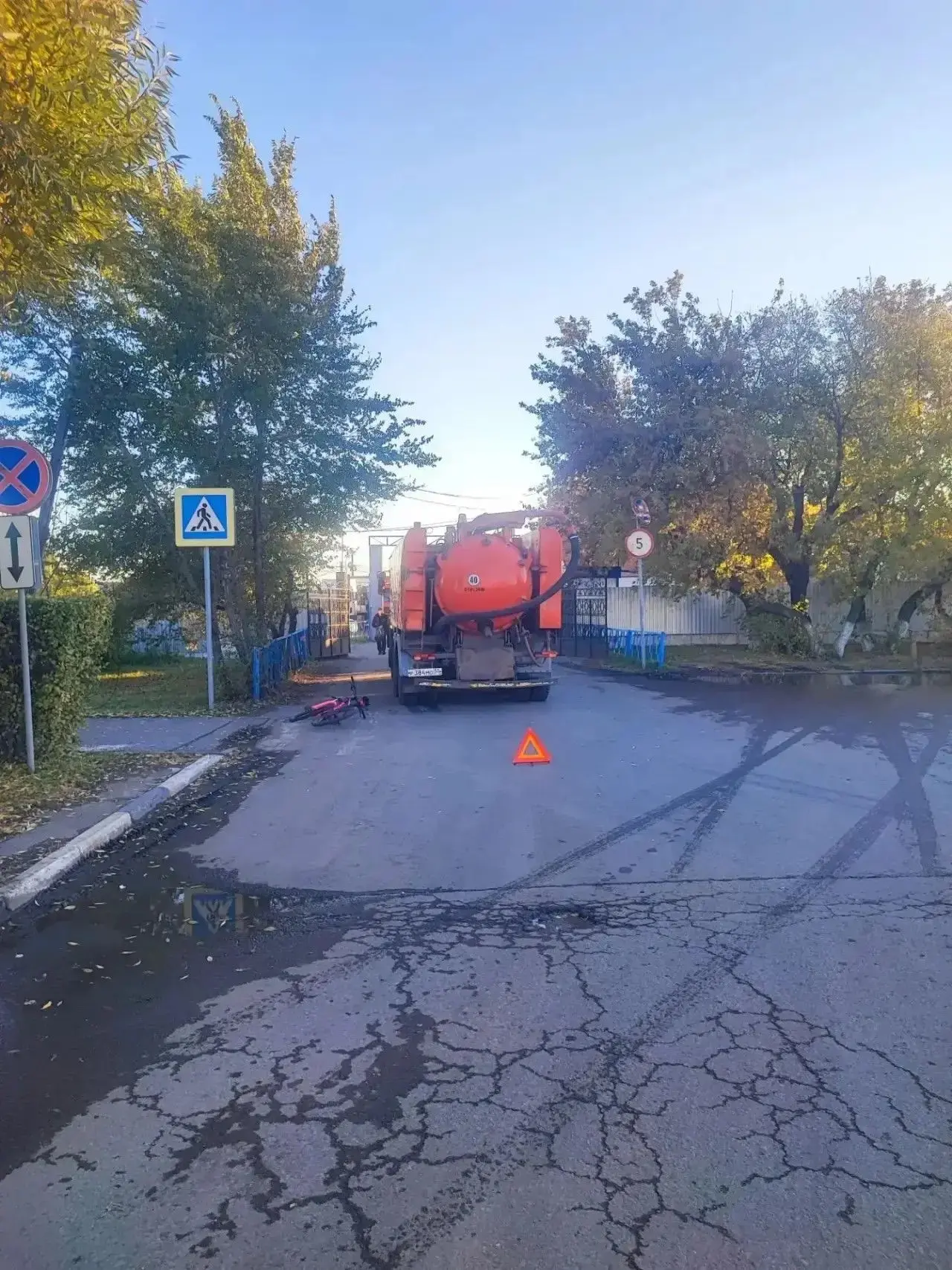 😱 В Омске КамАЗ сбил подростка на велосипеде