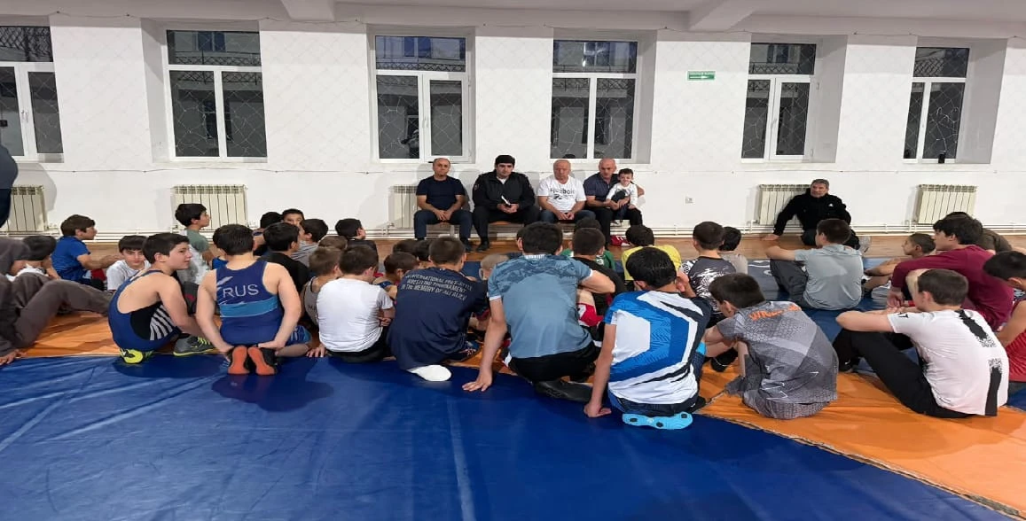 В детско‑юношеской спортивной школе села Мюрего прошла важная встреча: вместе с воспита...