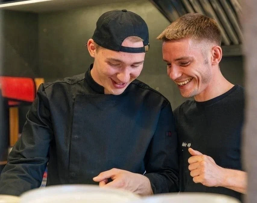 Кофейня SIBARISTICA расширяет команду и ищет повара-универсала, любящего своё дело.