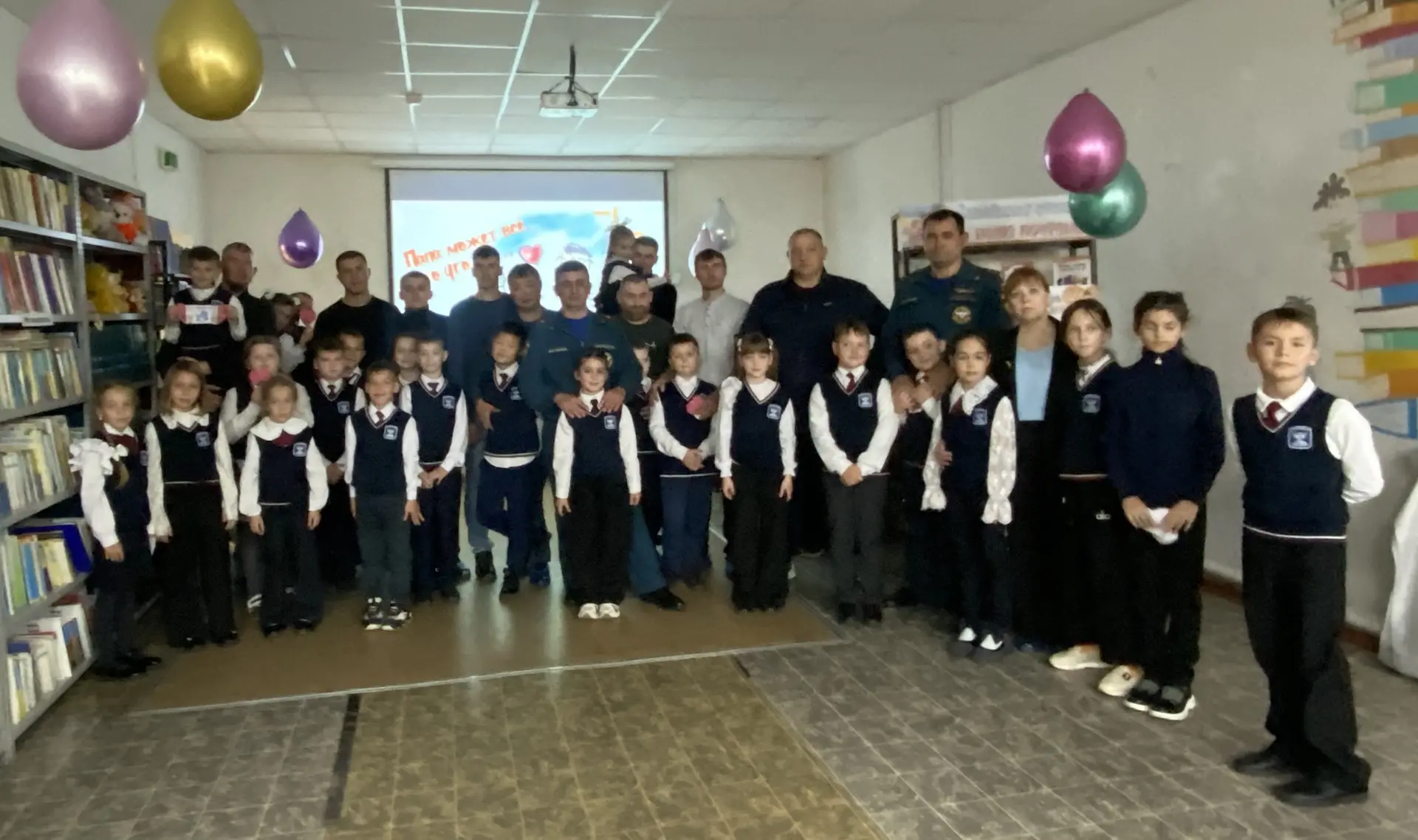Познавательно — игровая программа «Папа может все, что угодно», прошла 16 октября в пре...