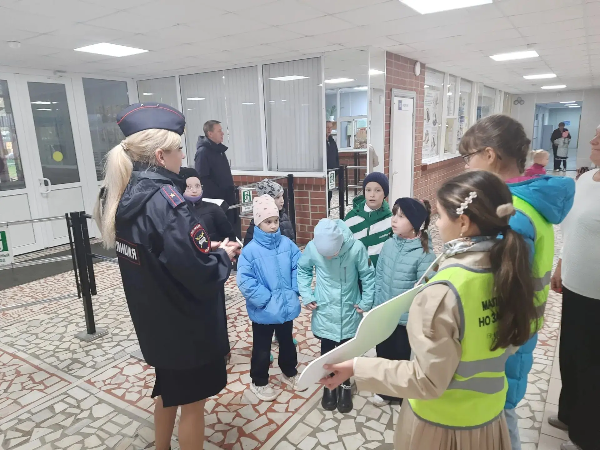 В целях профилактики и недопущения дорожно-транспортных происшествий с участием воспита...