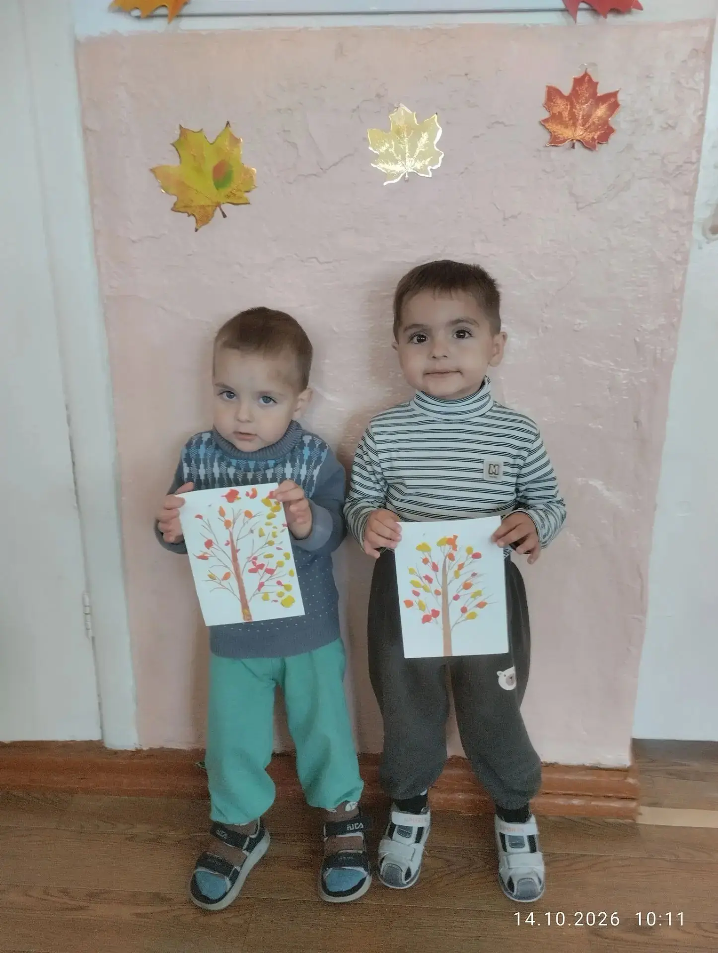 14 октября в нашей младшейгруппе ребята с помощью налепа