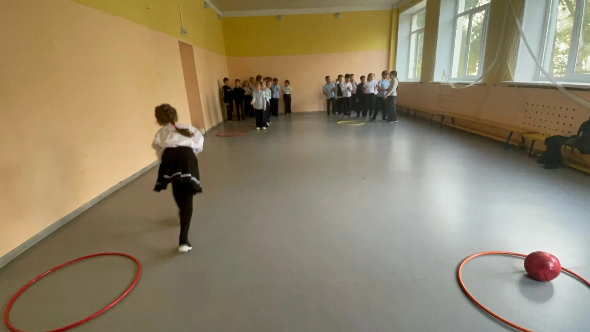 В рамках недели физкультуры прошла эстафета между 2 классами 🏃‍♂️