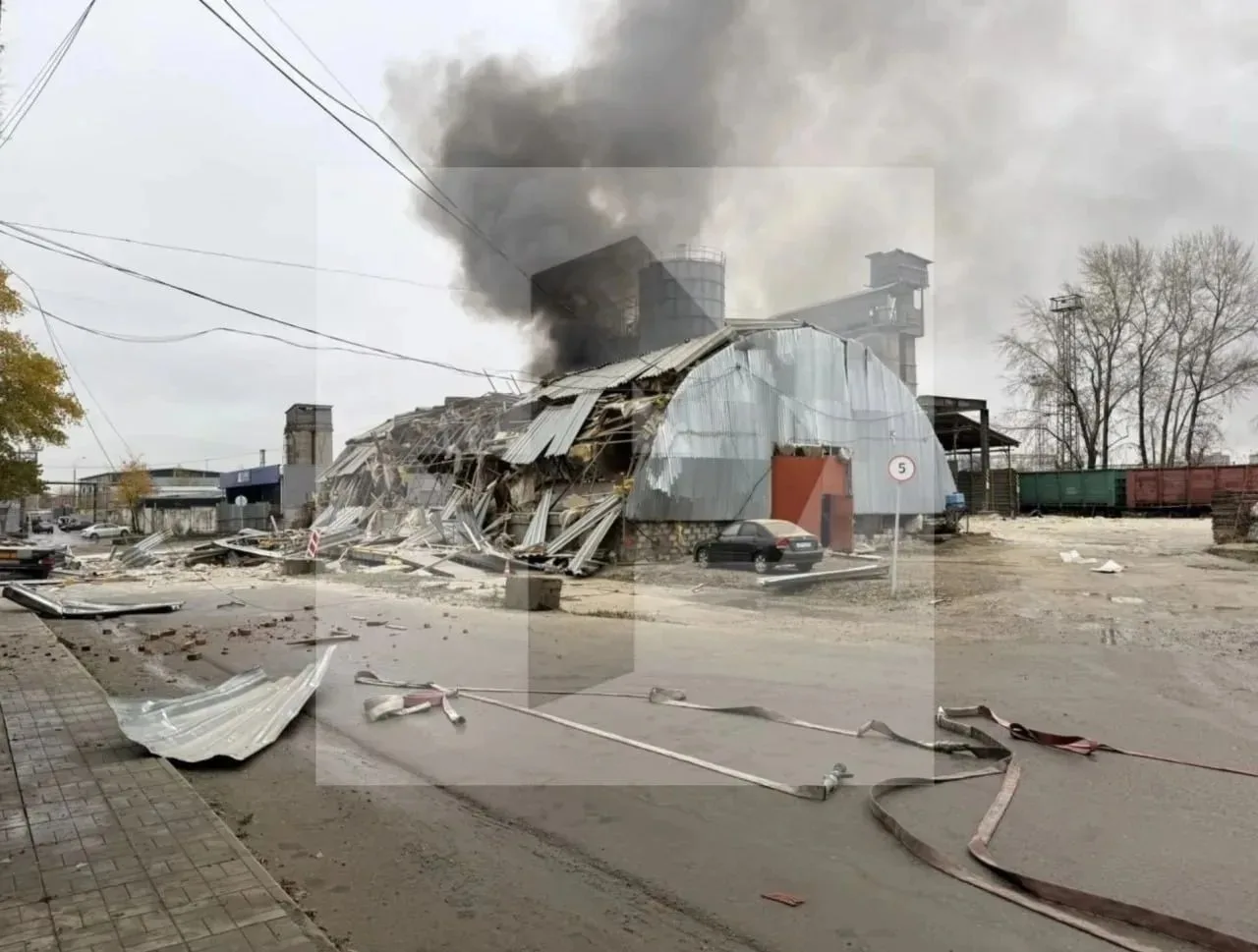 В Подольске при пожаре и взрыве газа в ангаре погиб один человек, трое пострадали