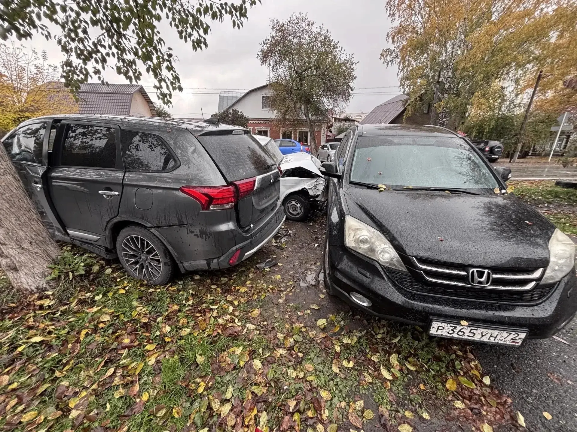 Пьяный водитель устроил ДТП: пострадал ребенок, разбиты два автомобиля