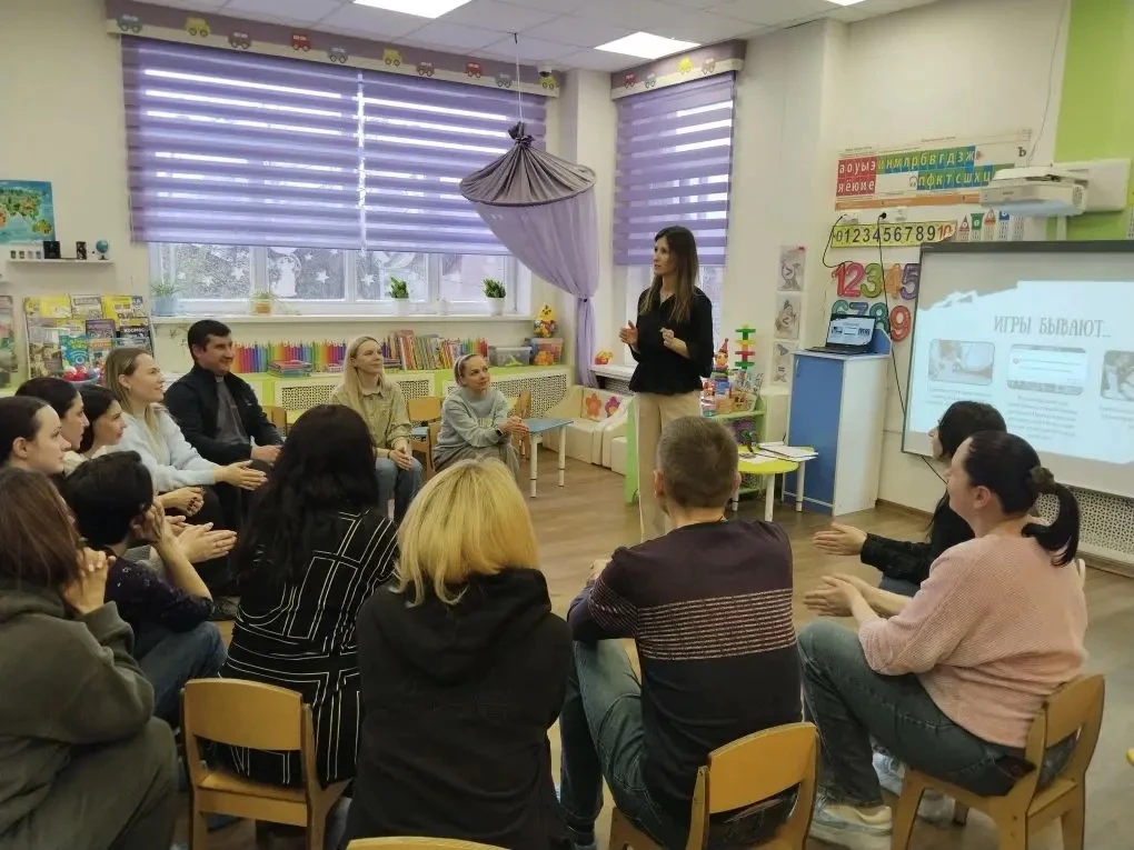 В средней группе № 5 «Почемучки» воспитатели вместе с родителями обсудили важную и акту...