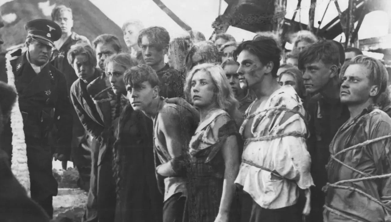 11 октября 1948 года на экраны страны вышел фильм С.Герасимова «Молодая гвардия». 🔥
