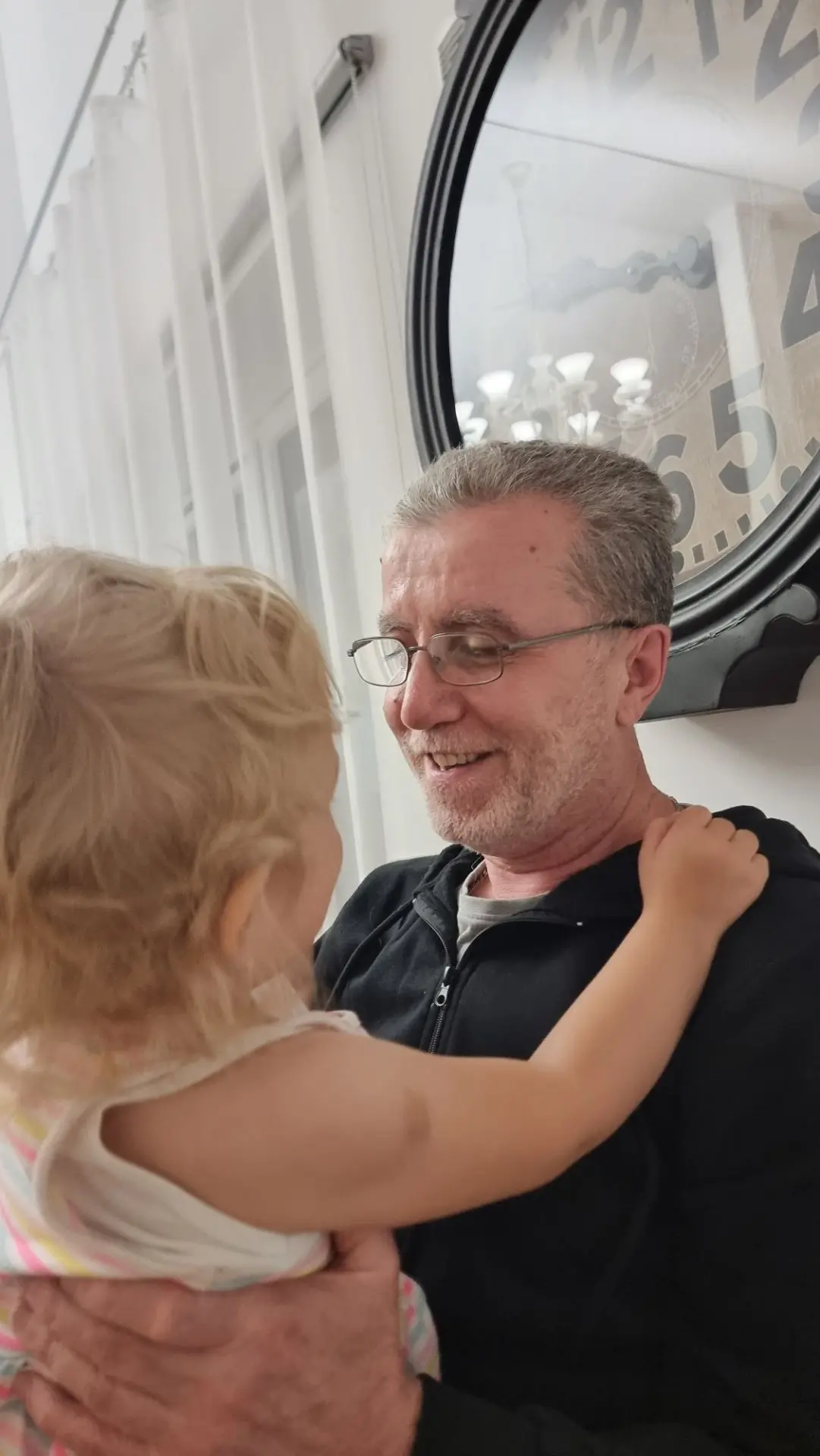 Наша Таисия в восторге от двоюродного дедушки Вовы🥰