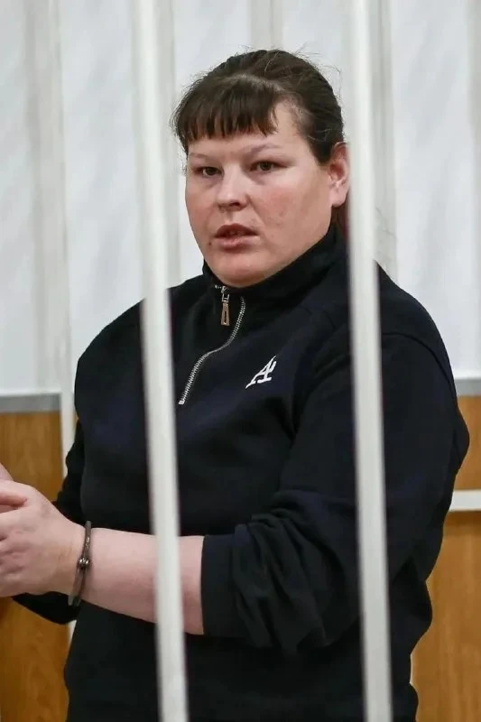 Поила дочь уксусом и обливала кипятком