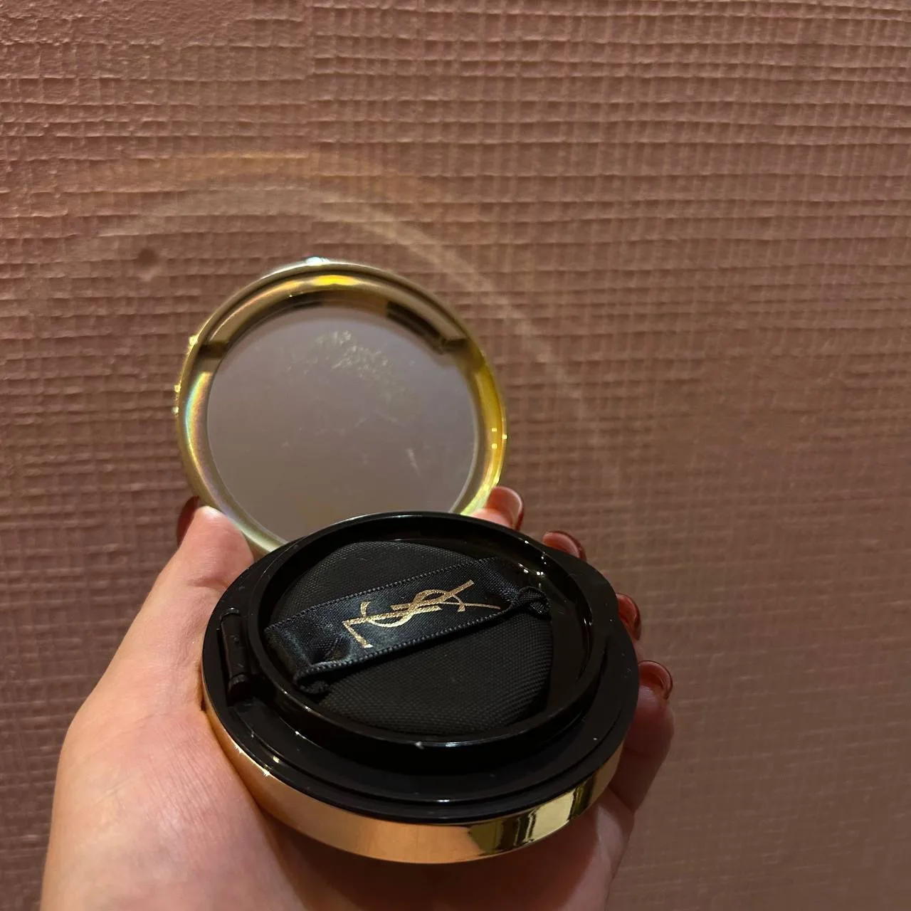 YVES SAINT LAURENT ›